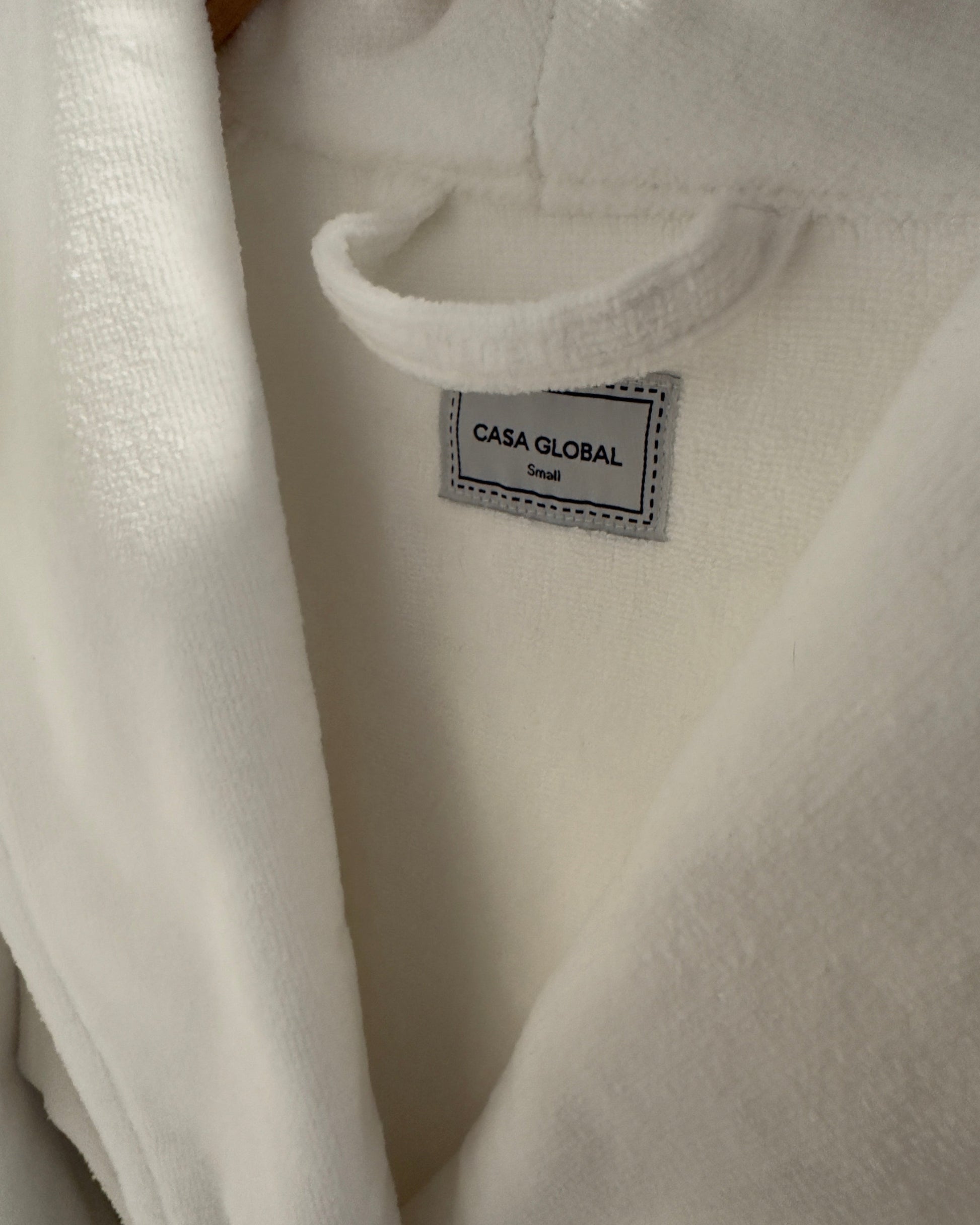 Cream colored robe collar made of 100% Turkish cotton velour
